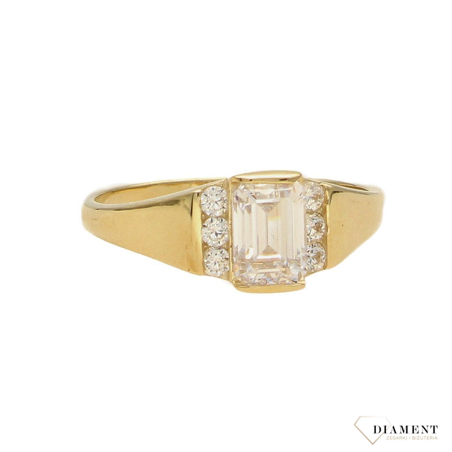 Złoty pierścionek 333 kwadratowa cyrkonia PI 93 333.jpg